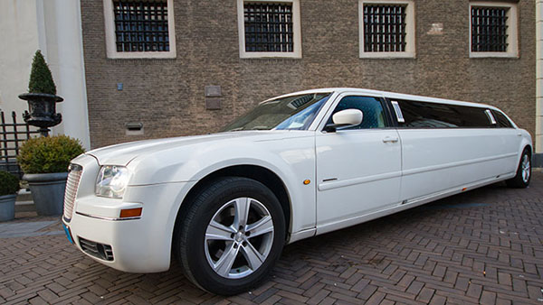 Chrysler 300C superstretched limo